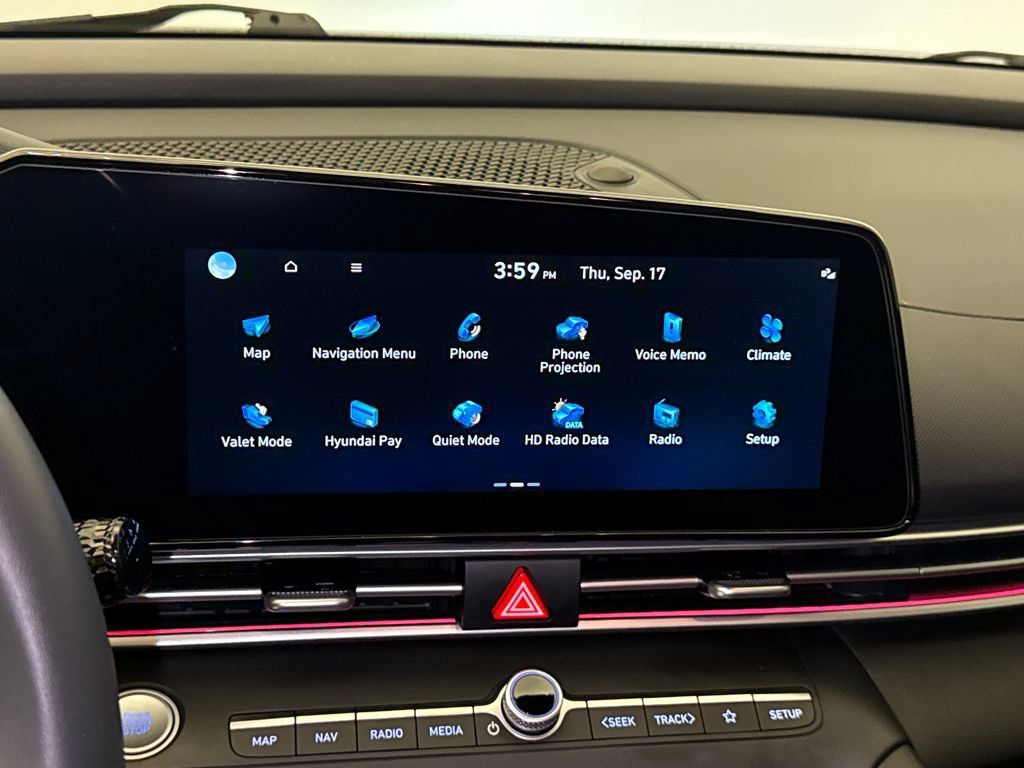 Used 2026 Hyundai Elantra Limited FWD image 25
