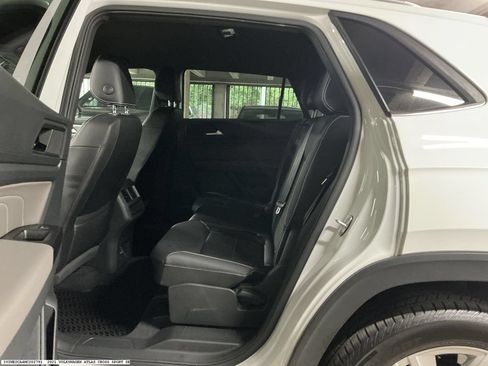 Used 2021 Volkswagen Atlas Cross Sport SE FWD image 10