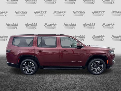 Used 2022 Jeep Wagoneer Series III w/ Flexible Seating Group AWD/4WD image 11