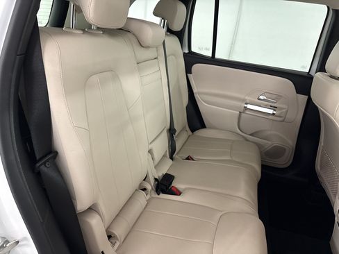 Used 2022 Mercedes-Benz GLB 250 image 31