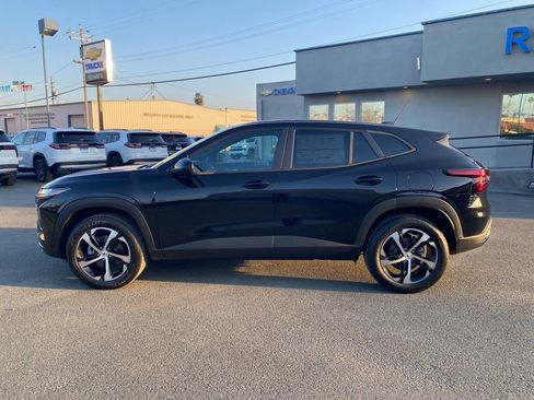 New 2026 Chevrolet Trax RS w/ Sunroof Package image 3