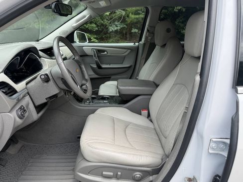 Used 2016 Chevrolet Traverse LTZ FWD image 11