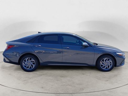 New 2026 Hyundai Elantra Blue image 6