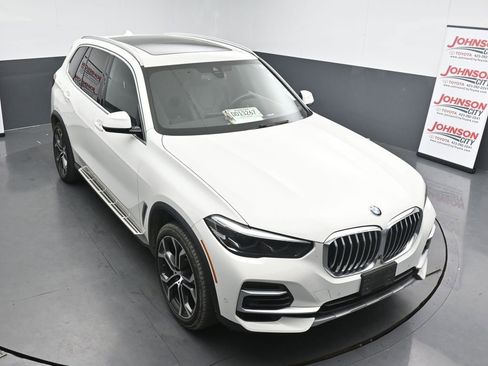 Used 2022 BMW X5 xDrive40i w/ Premium Package AWD/4WD image 10