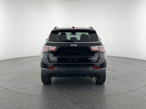 Used 2025 Jeep Compass Latitude AWD/4WD image 7