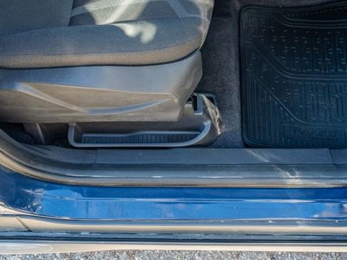 Used 2017 Ford Transit Connect XLT image 43