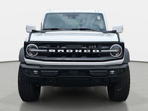 Used 2025 Ford Bronco Outer Banks w/ Sasquatch Package image 2