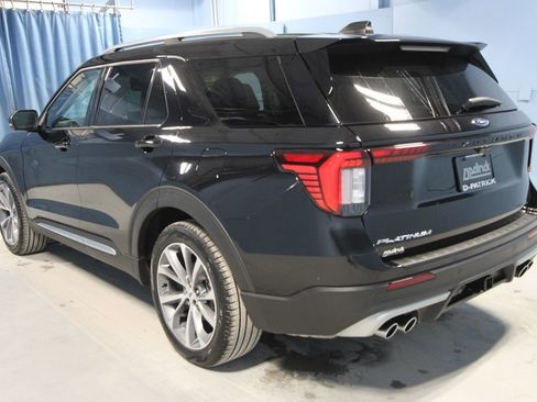Used 2025 Ford Explorer Platinum w/ Ultimate Package RWD image 32
