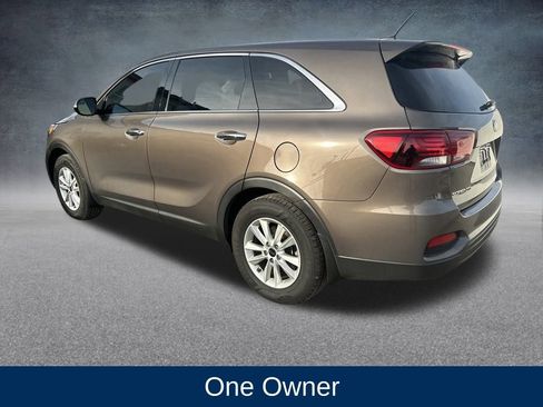 Used 2020 Kia Sorento LX image 3