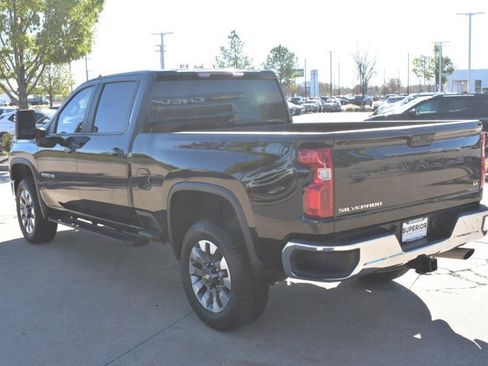 Used 2024 Chevrolet Silverado 2500 LT image 9