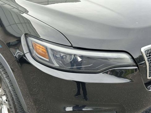 Used 2020 Jeep Cherokee Latitude Plus w/ Comfort/Convenience Group image 10