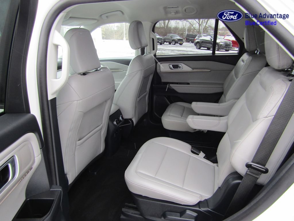 Used 2025 Ford Explorer Active AWD/4WD image 21
