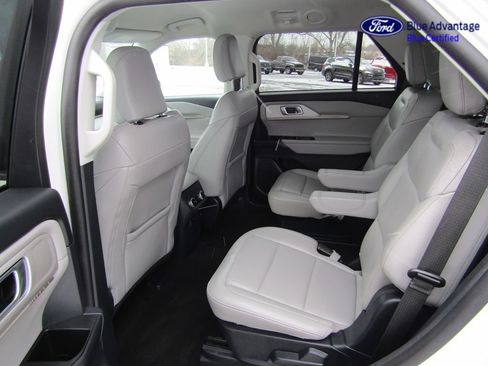 Certified 2025 Ford Explorer Active w/ Active Comfort Package AWD/4WD image 21