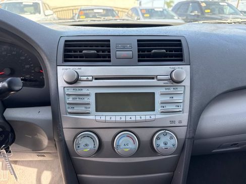 Used 2009 Toyota Camry FWD image 25