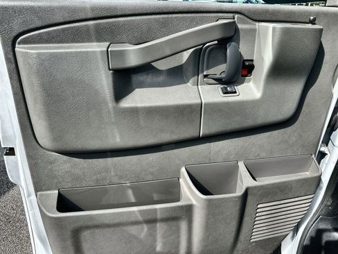 Used 2022 GMC Savana 3500 Work Van w/ Driver Convenience Package image 20