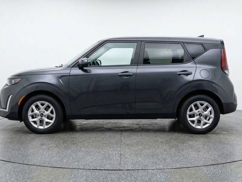 Used 2025 Kia Soul LX w/ LX Technology Package image 5
