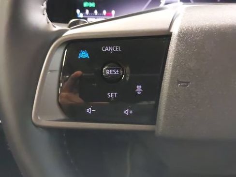 Used 2025 Nissan Murano SV AWD/4WD image 19