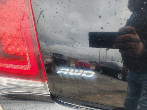 Used 2019 Chrysler 300 S AWD/4WD image 8