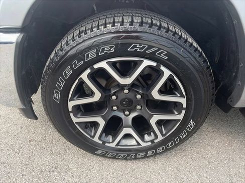 Used 2025 RAM 1500 Laramie AWD/4WD image 10