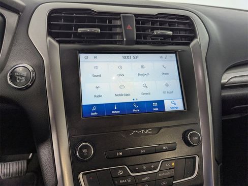 Used 2020 Ford Fusion SE image 25