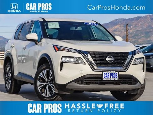 Used 2023 Nissan Rogue SV image 1