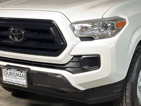 Used 2022 Toyota Tacoma SR image 3