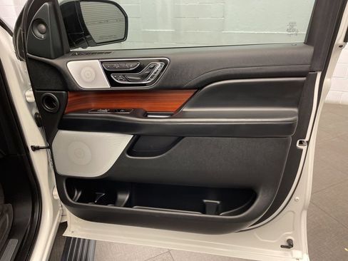 Used 2020 Lincoln Navigator L Reserve image 28