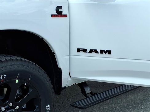 New 2026 RAM 2500 Laramie AWD/4WD image 12