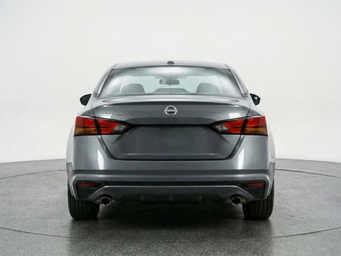 Used 2025 Nissan Altima 2.5 SV image 7