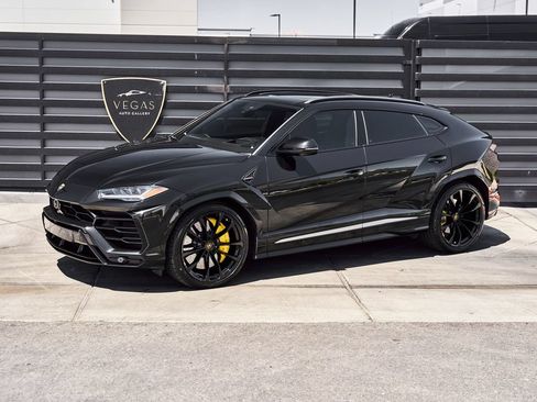Used 2022 Lamborghini Urus AWD/4WD image 5