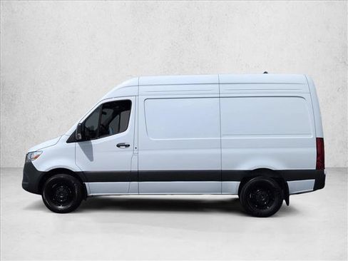 Used 2025 Mercedes-Benz Sprinter 2500 image 9