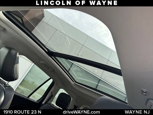 Certified 2025 Lincoln Aviator AWD image 15