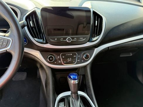 Used 2018 Chevrolet Volt LT w/ Comfort Package image 13