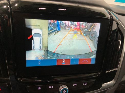 Used 2018 Chevrolet Traverse Premier AWD/4WD image 32