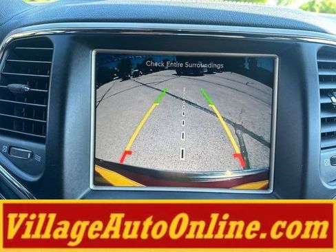 Used 2015 Jeep Grand Cherokee Overland w/ Advanced Technology Group AWD/4WD image 26