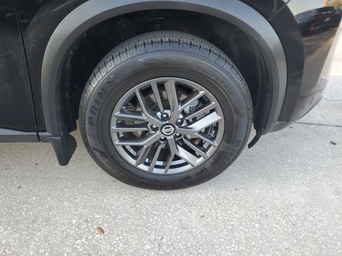 Used 2021 Nissan Rogue S image 6