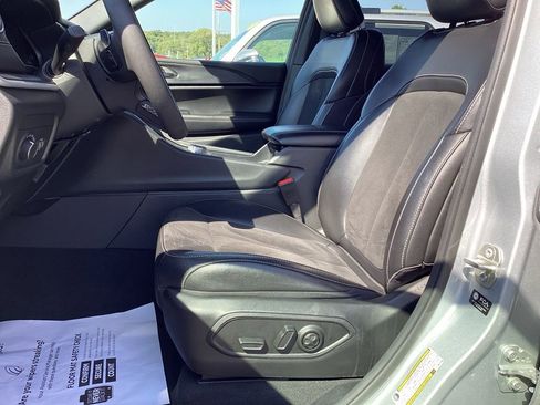 Used 2024 Jeep Grand Cherokee Altitude image 12