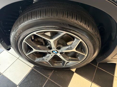 Used 2019 BMW X1 xDrive28i w/ Convenience Package AWD/4WD image 11
