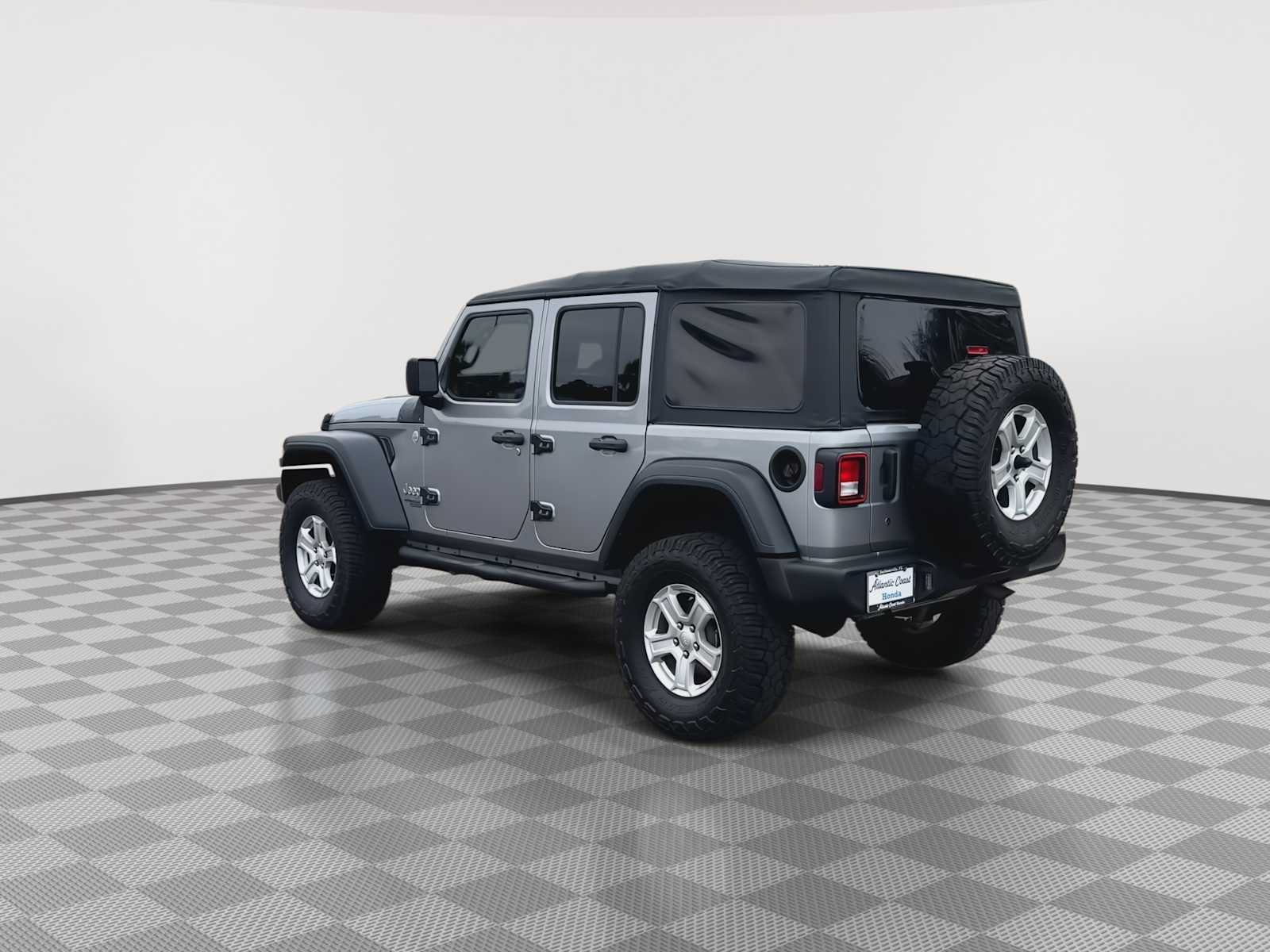 Used 2018 Jeep Wrangler Unlimited Sport S AWD/4WD image 6