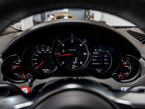 Used 2015 Porsche Cayenne Diesel image 11