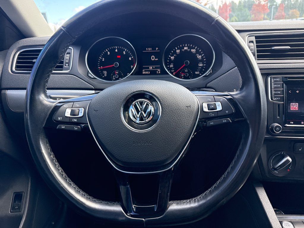 Used 2017 Volkswagen Jetta SE FWD image 18