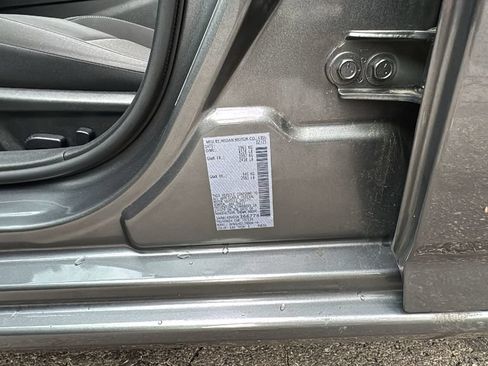 Used 2025 Nissan Altima 2.5 SV FWD image 33