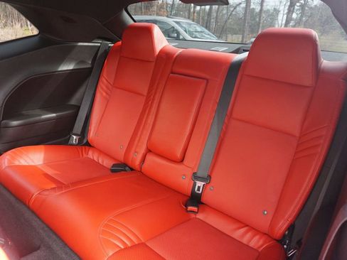 Used 2016 Dodge Challenger SXT image 11