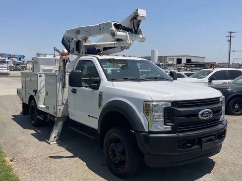 Used 2018 Ford F550 4x4 Regular Cab Super Duty image 2