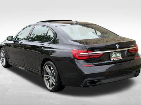 Used 2019 BMW 740i xDrive w/ M Sport Package AWD/4WD image 9