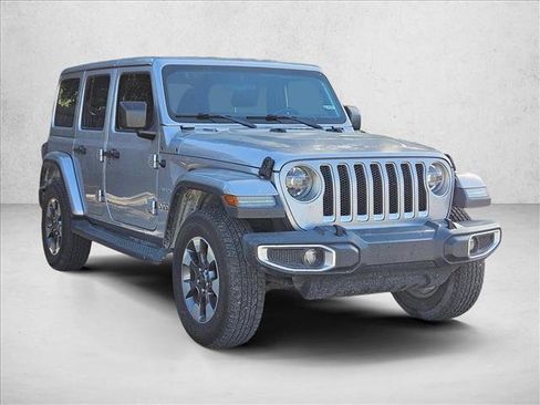 Used 2018 Jeep Wrangler Unlimited Sahara w/ LED Lighting Group AWD/4WD image 3