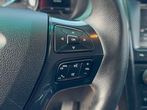 Used 2016 Ford Explorer XLT w/ Equipment Group 202A AWD/4WD image 15