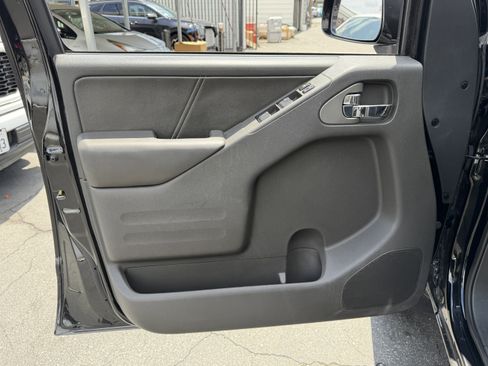 Used 2017 Nissan Frontier PRO-4X w/ Pro-4x Luxury Package AWD/4WD image 9