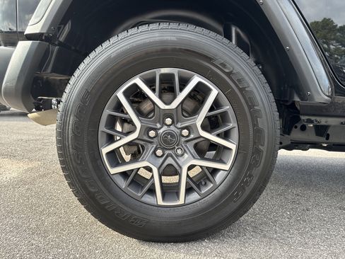 Used 2024 Jeep Wrangler Sahara w/ Safety Group image 18