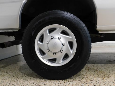 Used 2014 Ford E-250 and Econoline 250 w/ Power Group image 72